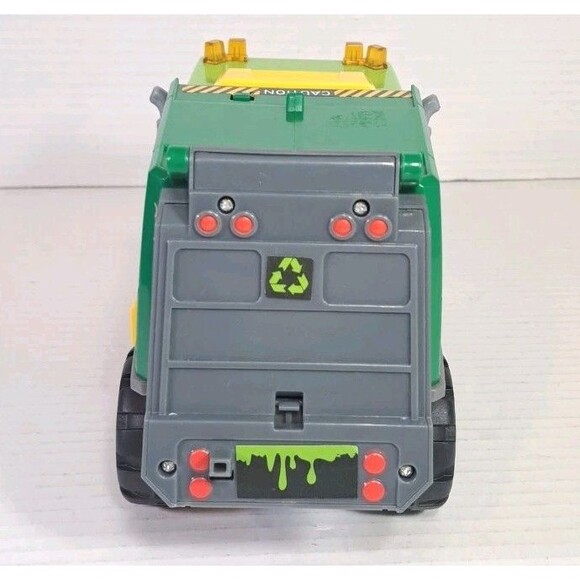 TMNT Thrash 'N' Battle Garbage Truck Lights & Sounds 2023 Funrise / Donatello - Picture 5 of 8
